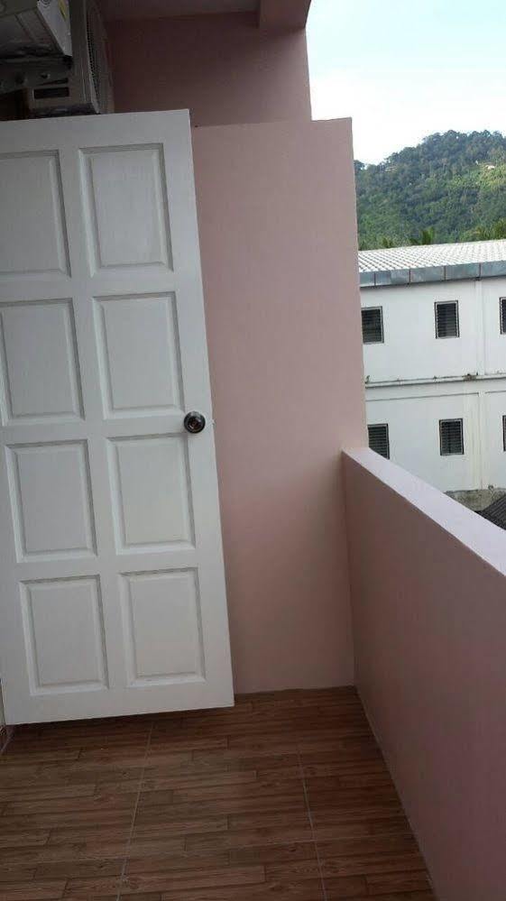 Sairee Sairee Rumah tetamu